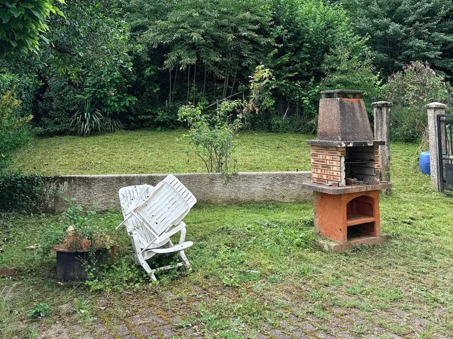 Le même jardin après débroussaillage et tonte